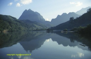 <strong>Lire la suite</strong><br>Laos - voyage de janvier 2001 Laos - voyage de janvier 2001