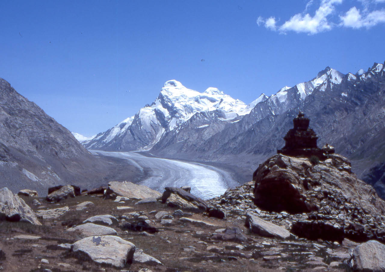 Glacier du Nun Kun (+7000m) sur la piste de Kargil a Padum au Zanskar