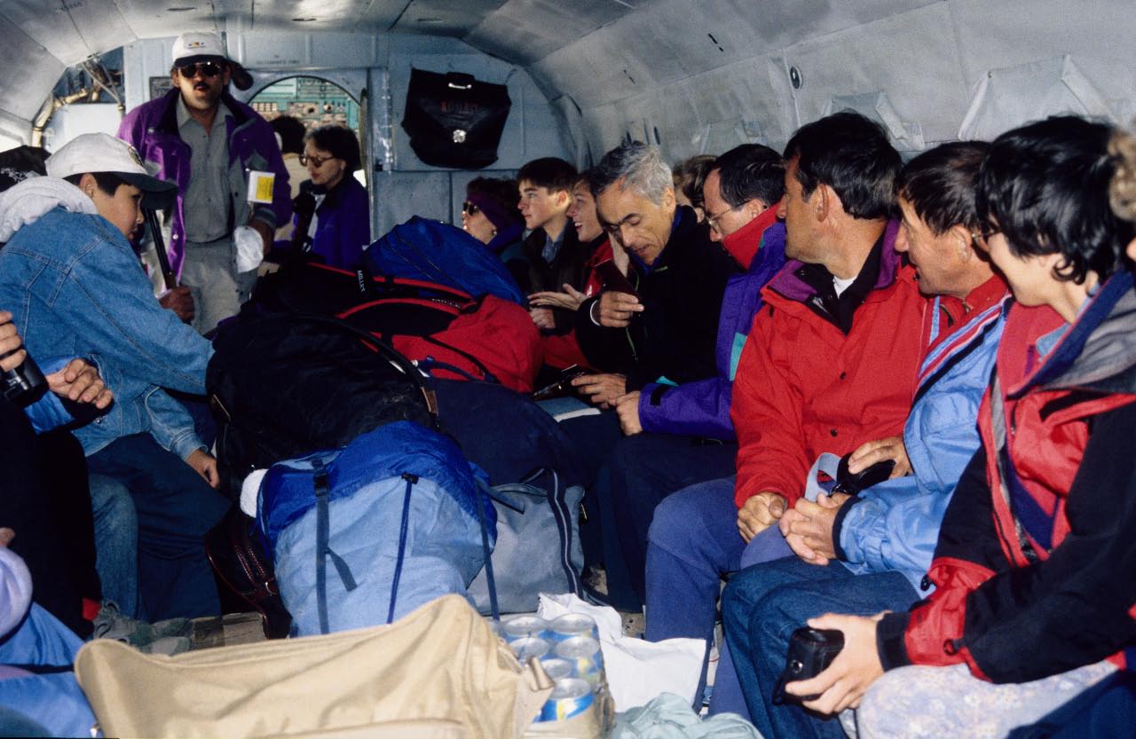 Alpinistes en vol pour les Tien Chan