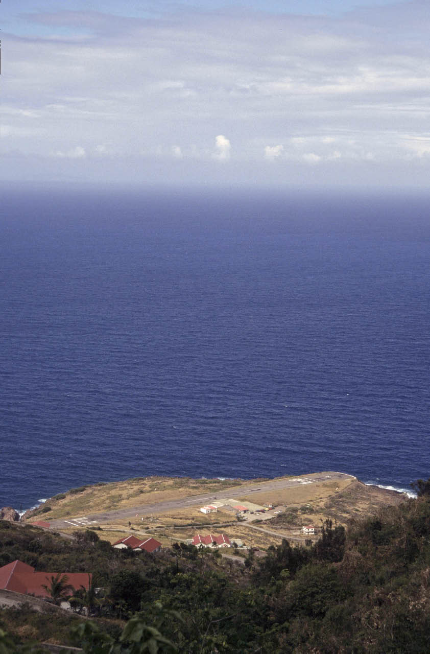 piste d’atterrissage de Saba, une des plus petite du monde
