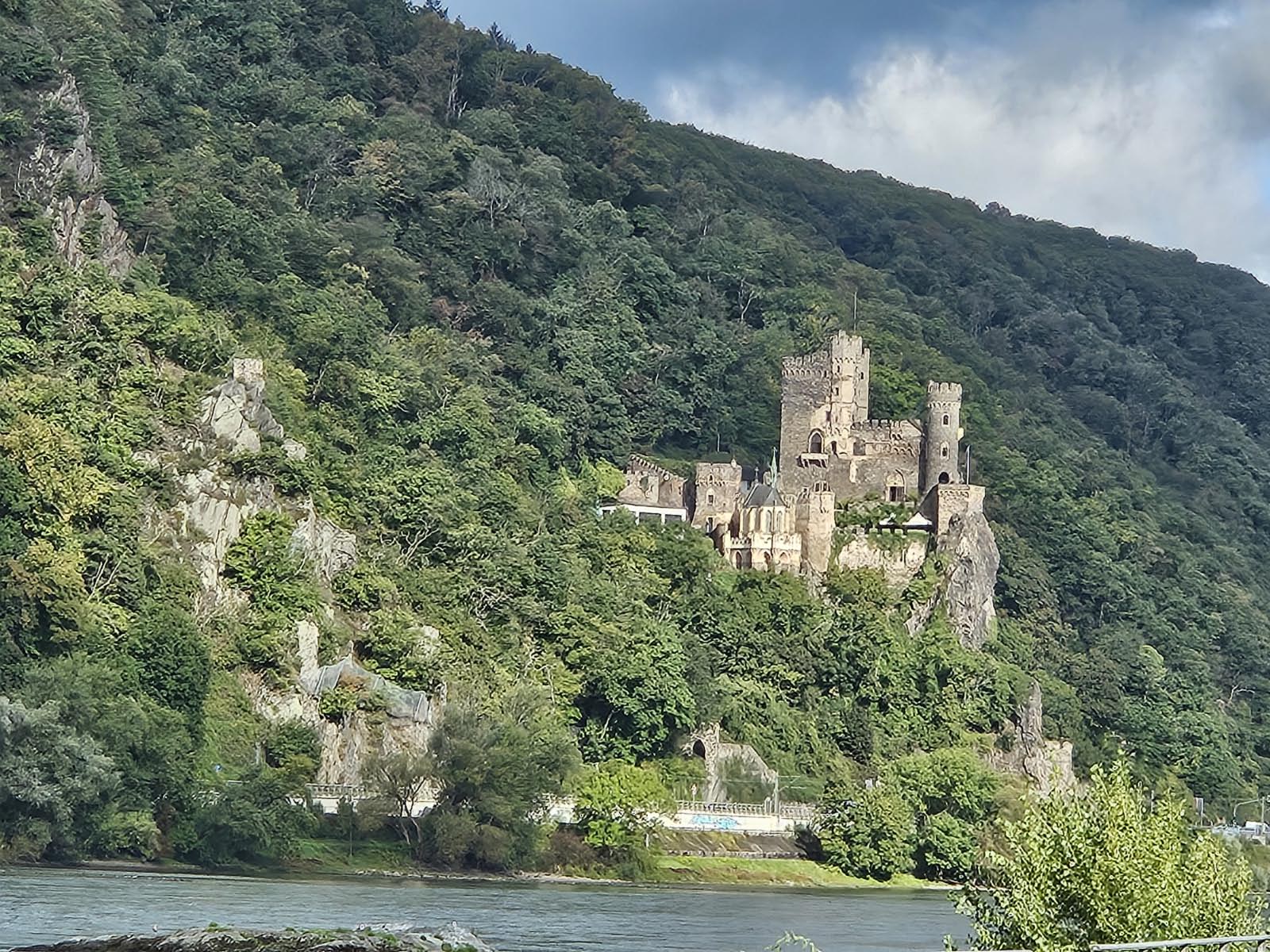 Le Rhin et ses châteaux romantiques