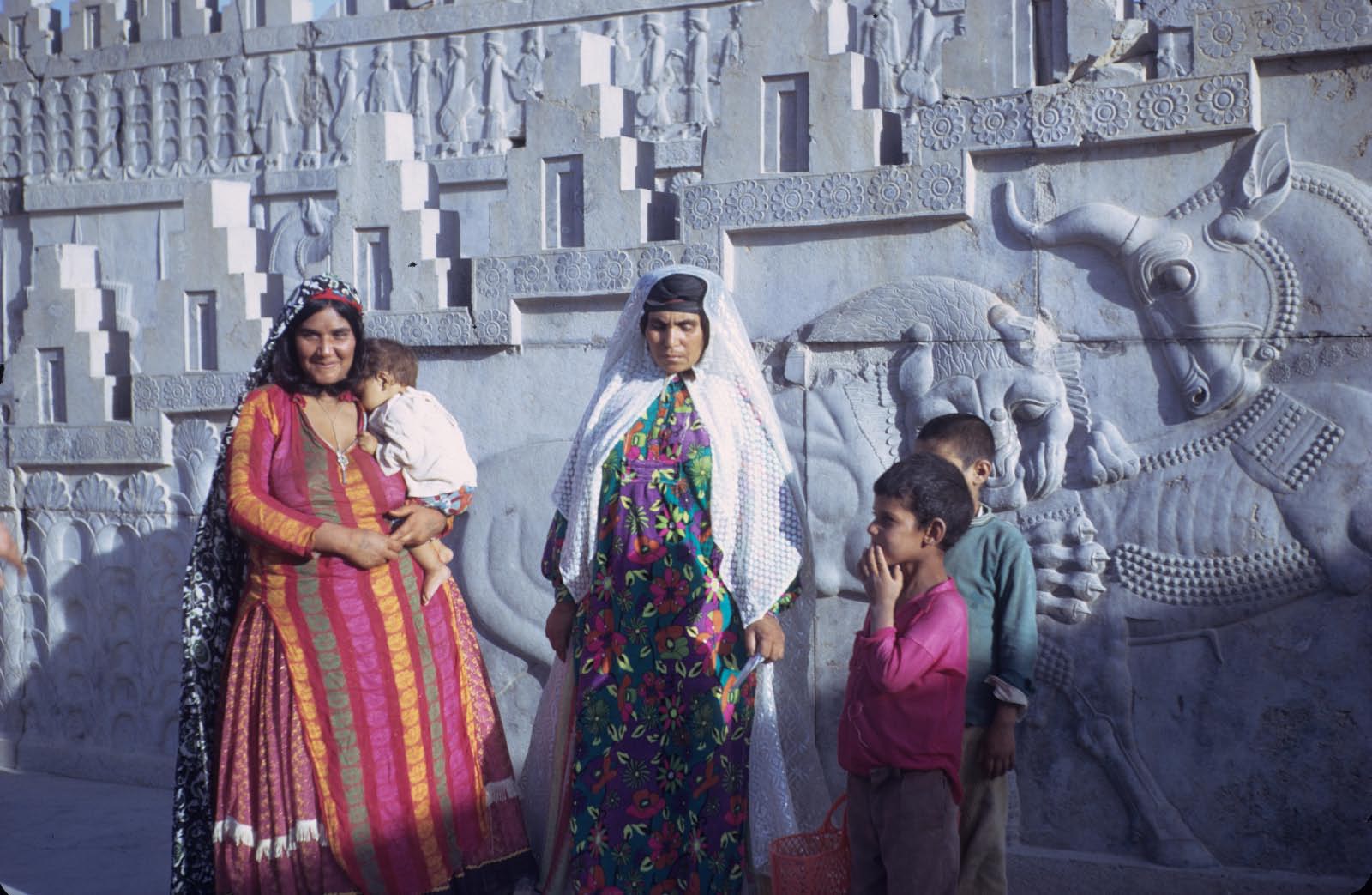 Femme Kashqai a Persépolis